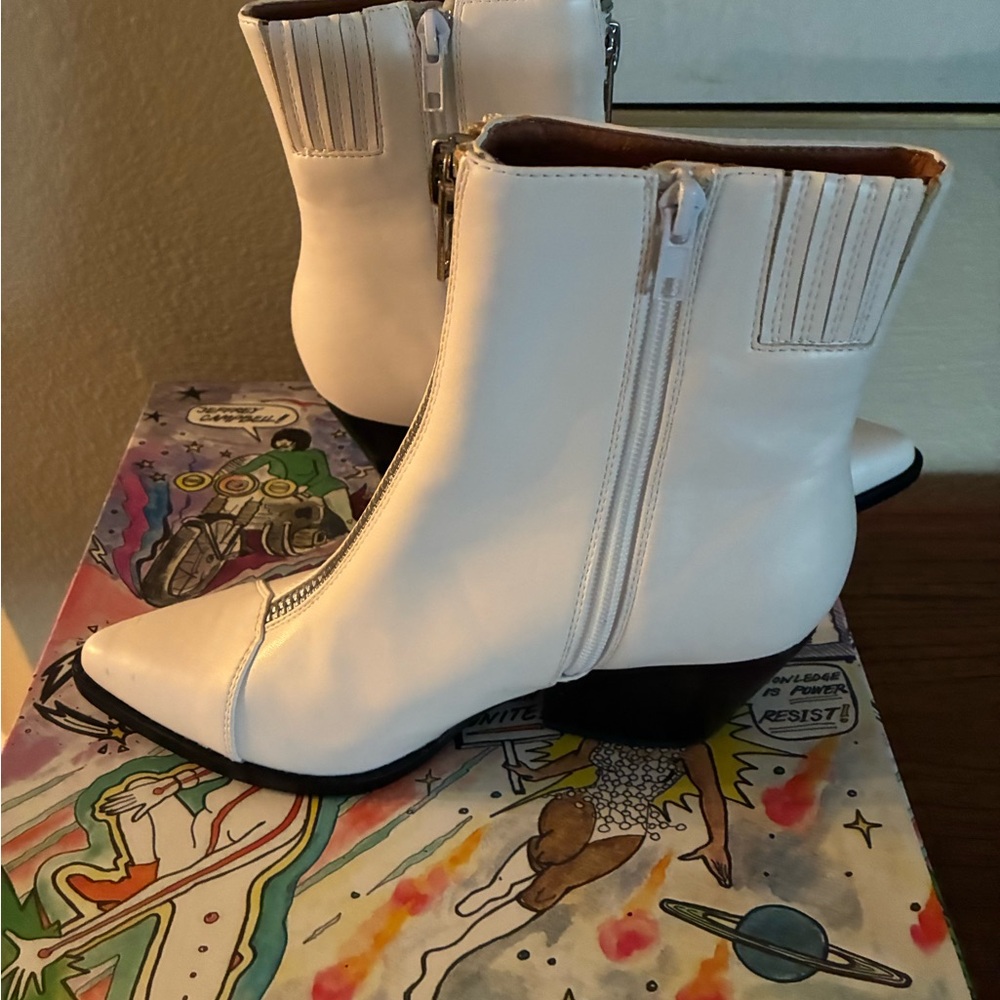 Jeffrey Campbell Landyn White Ankle Boots - Picture 2 of 5